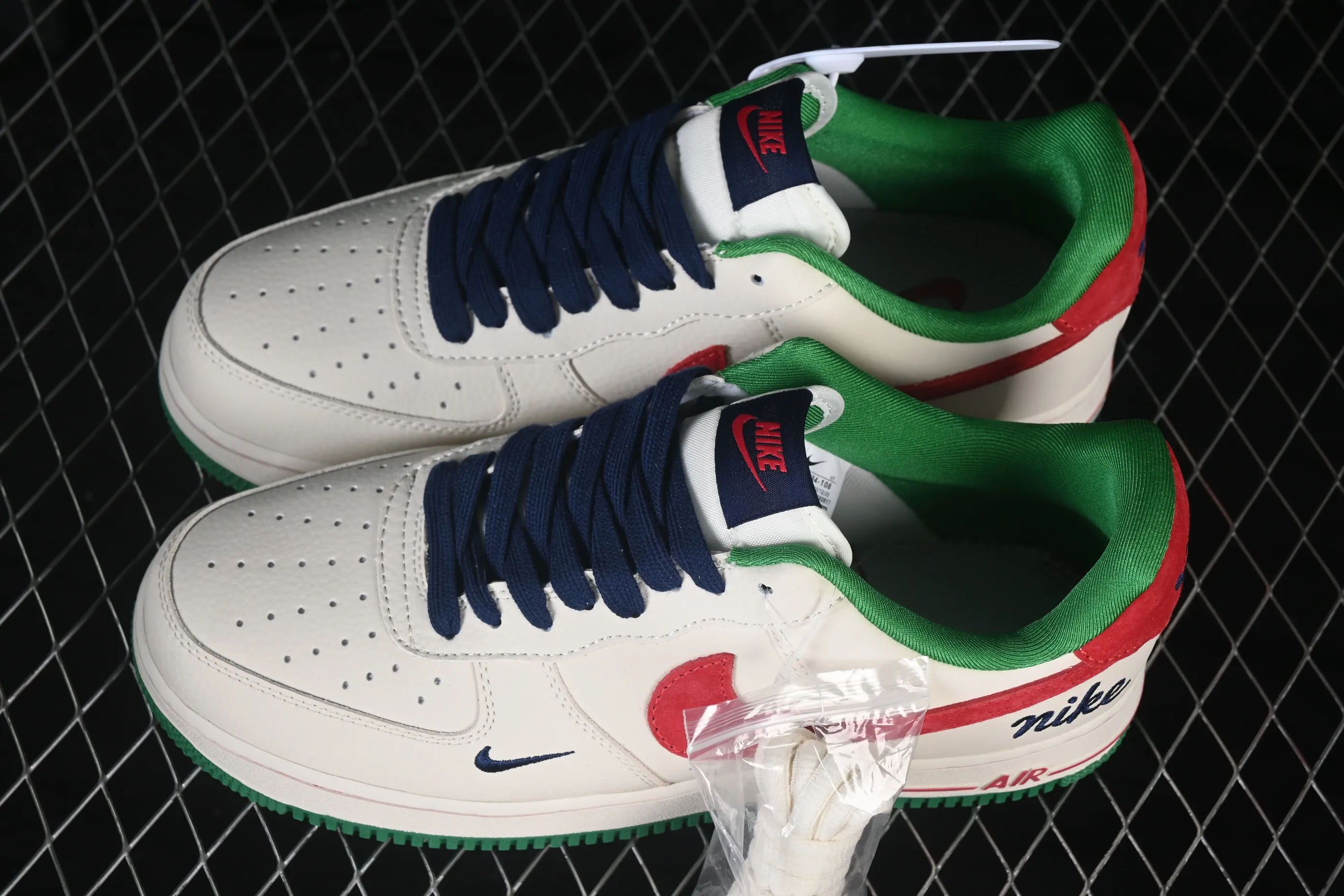All categories Nk Air Force 1 Air Force series Nk Air Force 1 Low Air Force low-top Nike Air Force 1'07 Low beige red and green Air Force 1 low-top casual sneakers FV3694-108